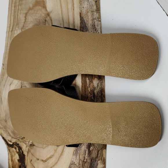 BEACH by Matisse Escape Black Tumbler Leather Sandals, Size 11 - Picture 6 of 8